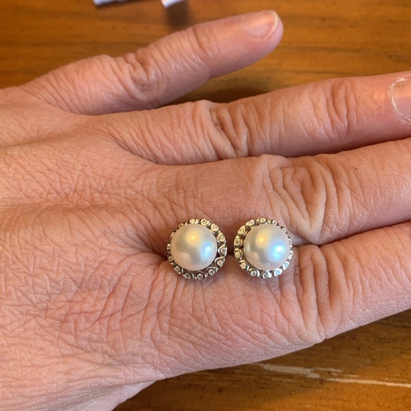 Genuine White Pearl 8.5mm Sterling Silver 925 Simulated Diamond Studs - Picture 5 of 12